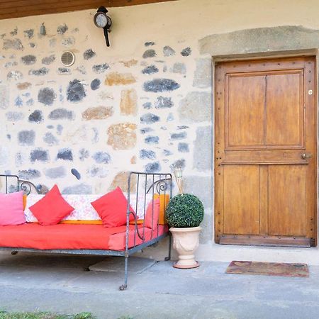 Les Pieds Dans L Herbe Meilhaud Exterior photo