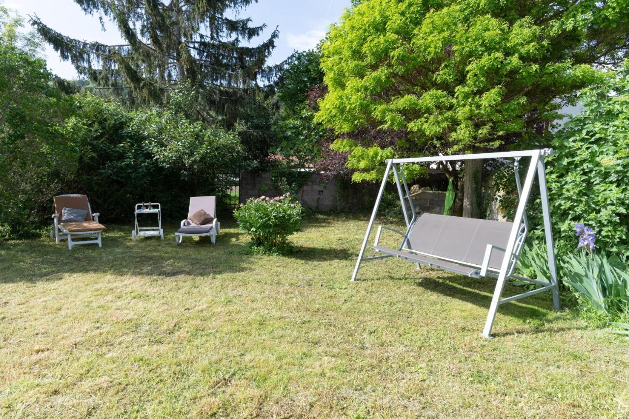 Les Pieds Dans L Herbe Meilhaud Exterior photo